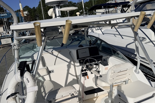 26ft Boston Whaler Yacht For Sale