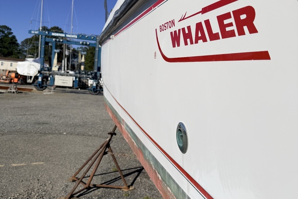 26ft Boston Whaler Yacht For Sale