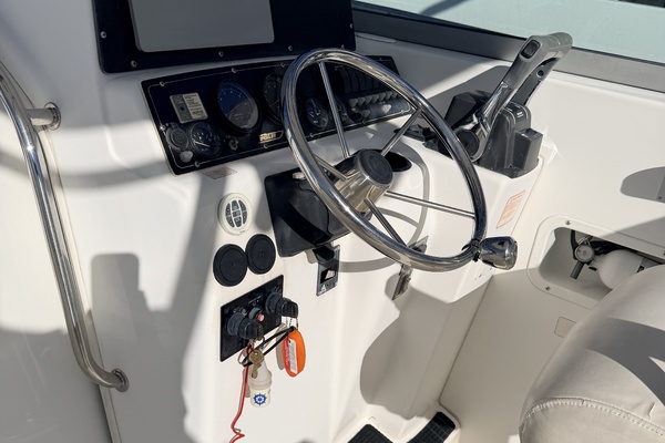 26ft Boston Whaler Yacht For Sale