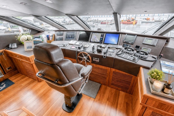 2014 Sunseeker 131