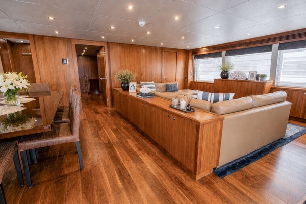 2014 Sunseeker 131