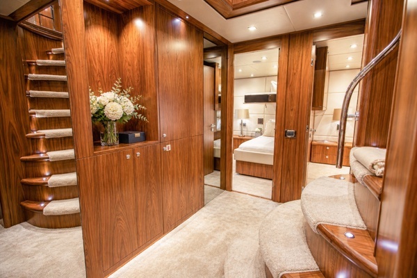 2014 Sunseeker 131