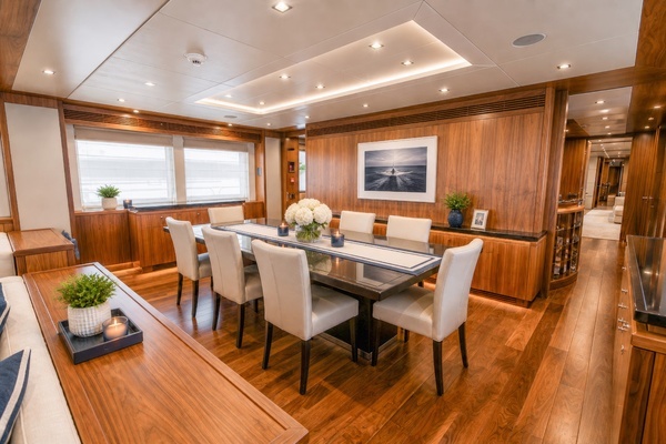 2014 Sunseeker 131