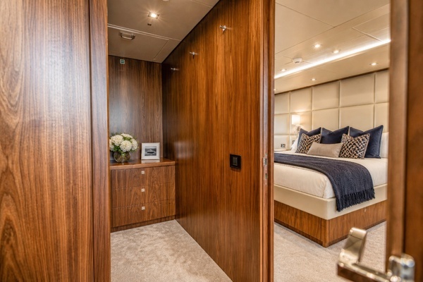 2014 Sunseeker 131