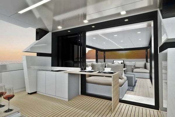 Photo of the 2026 Ladenstein L48 MIAMI