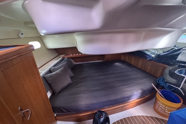 Hunter  Yacht For Sale