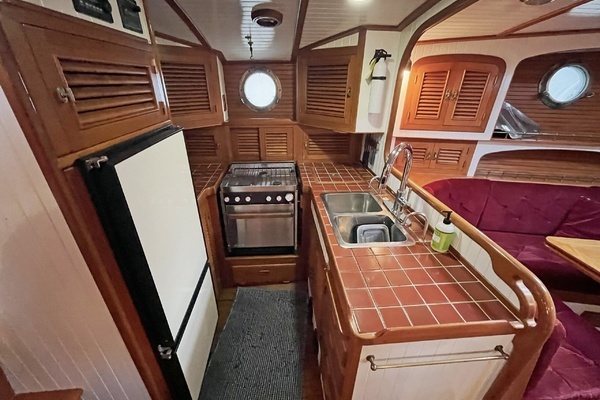 Photo of the 1987 Liberty 39 "Gatsby"