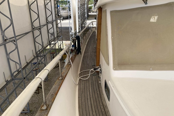 43ft Albin Yacht For Sale