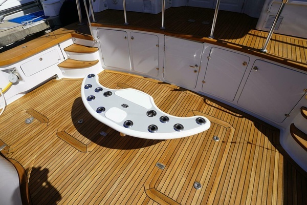 2005 Sea Force IX 82