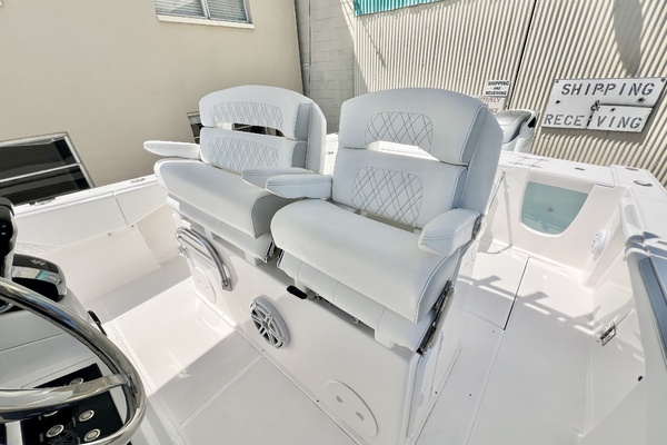 33ft Stamas Yacht For Sale