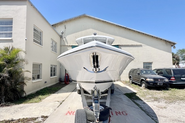 Photo of the 2026 Stamas 33T Aventura