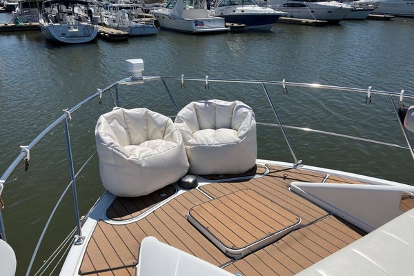 High Cotton 35ft Carver Yacht For Sale