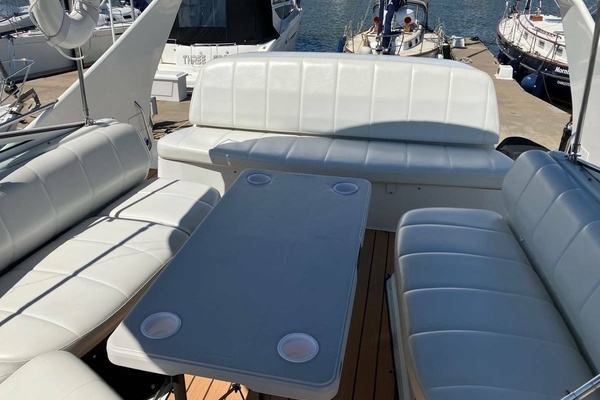 Photo of the 2003 Carver 350 Mariner "High Cotton"