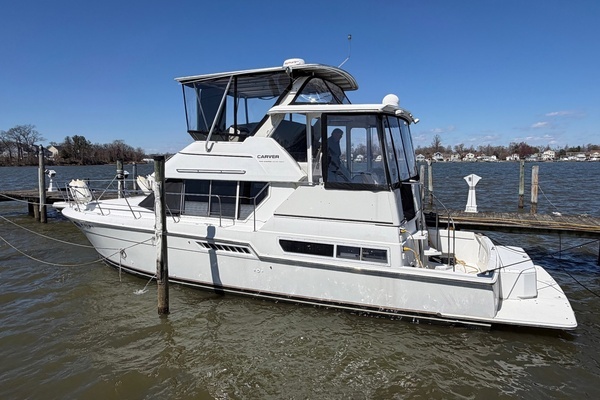 40-ft-Carver-1997-400 Cockpit MY-Noah Genda Essex Maryland United States  yacht for sale
