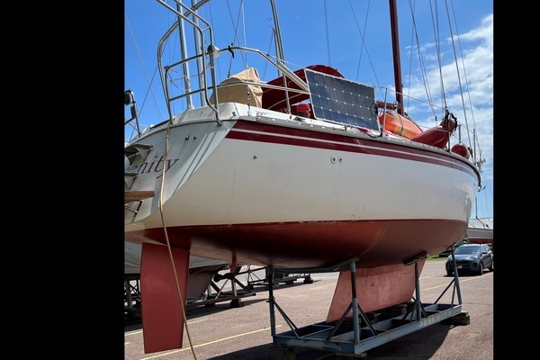 Photo of the 1983 Hunter 34