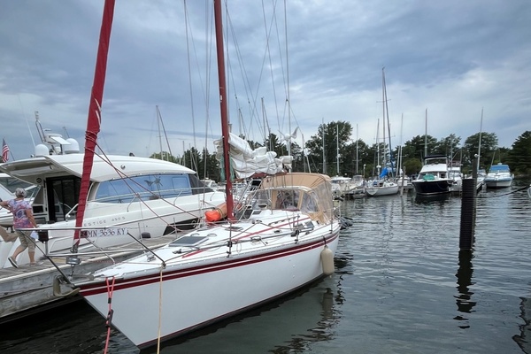 34ft Hunter Yacht For Sale