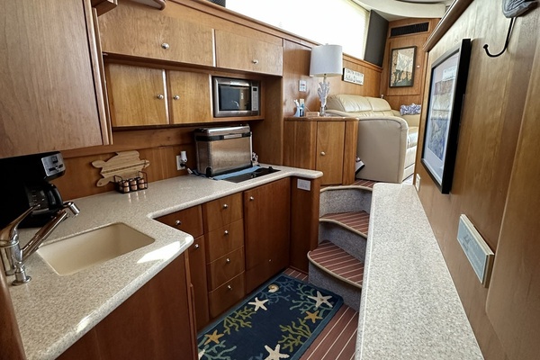 Zihuatanejo 42ft Silverton Yacht For Sale