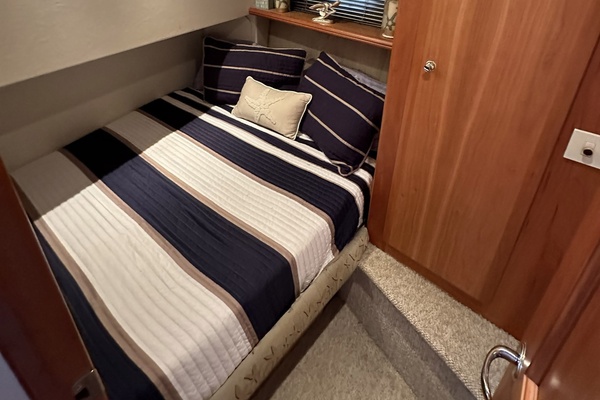 Zihuatanejo 42ft Silverton Yacht For Sale