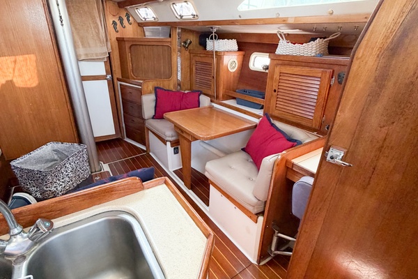 36ft Catalina Yacht For Sale