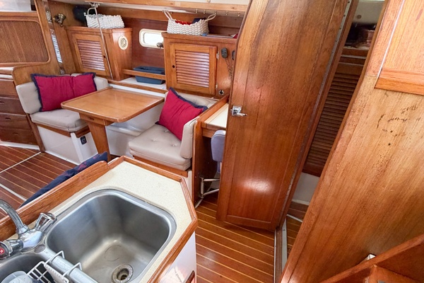 36ft Catalina Yacht For Sale