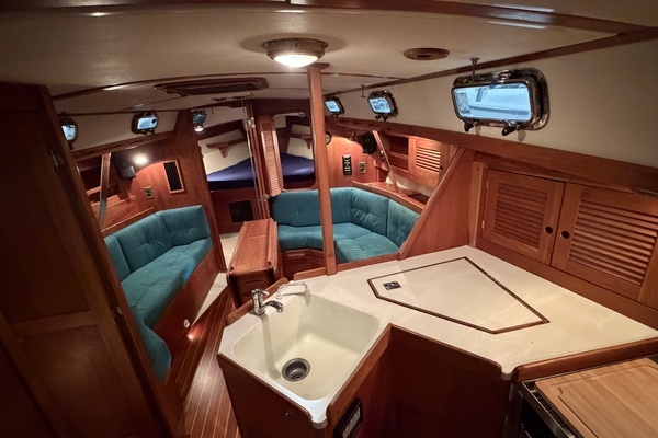Photo of the 2000 Tartan 3500 "Winter's Dream"