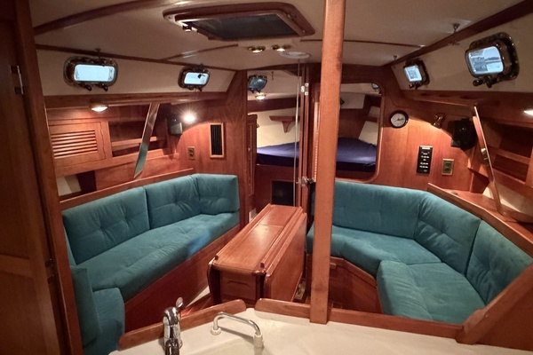 Photo of the 2000 Tartan 3500 "Winter's Dream"