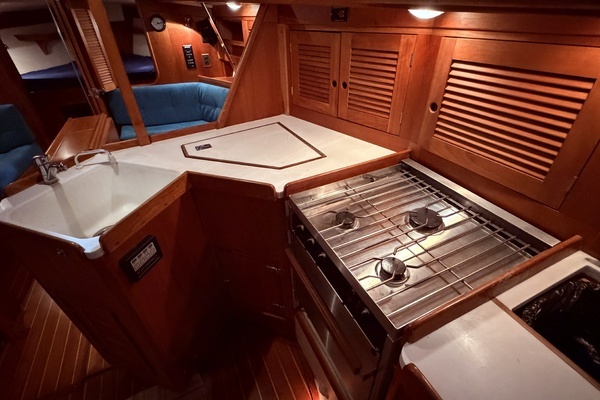 Photo of the 2000 Tartan 3500 "Winter's Dream"