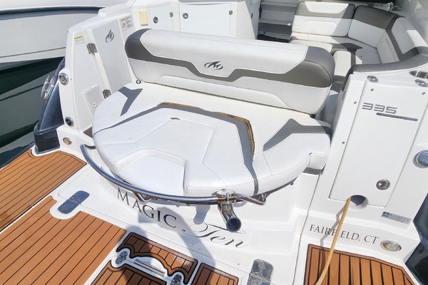 Photo of the 2015 Monterey 335 Sport Yacht