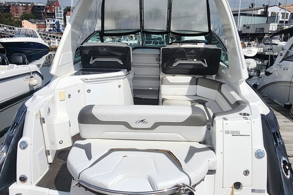 Photo of the 2015 Monterey 335 Sport Yacht
