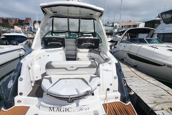 Photo of the 2015 Monterey 335 Sport Yacht