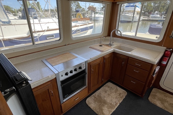 2004 American Tug 34