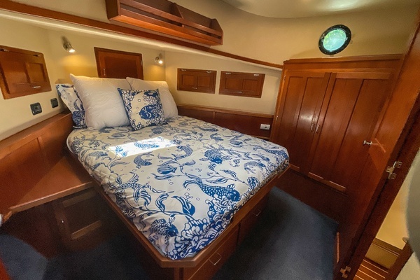 2004 American Tug 34