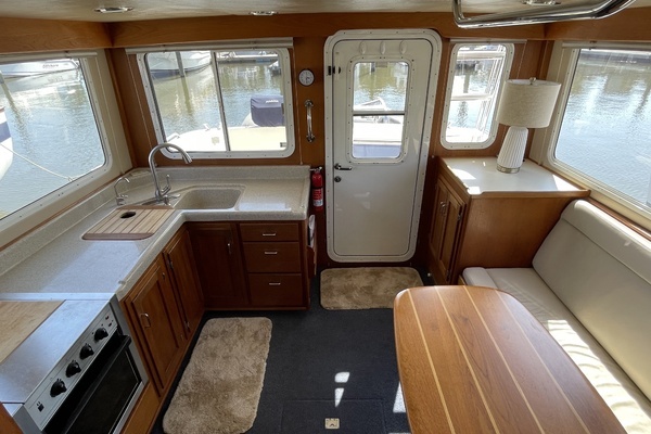 2004 American Tug 34