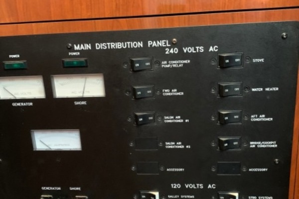 R Sea Cat 42ft Sea Ray Yacht For Sale