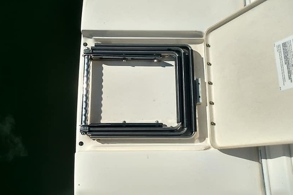 Photo of the 2001 Sea Ray Sundancer