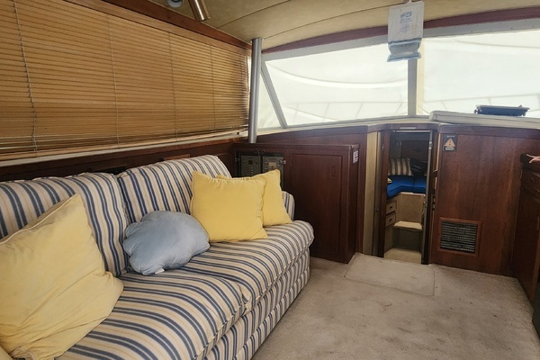 Photo of the 1985 Bertram Flybridge Cruiser