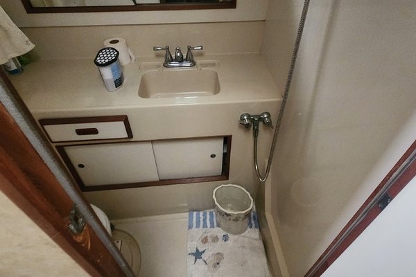 33ft Bertram Yacht For Sale