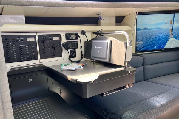 Prime Directive 38ft Hunter Yacht For Sale