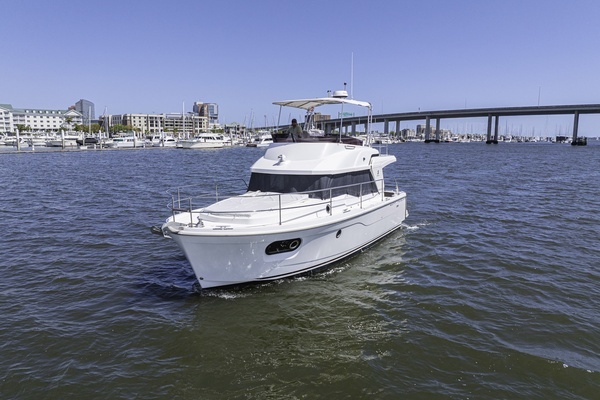 2019 Beneteau 35
