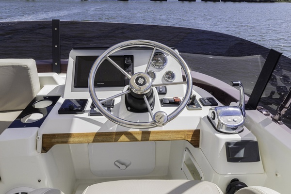 2019 Beneteau 35