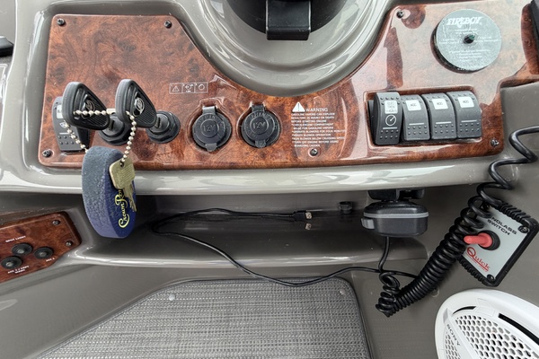 36ft Rinker Yacht For Sale