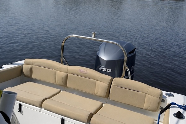 23ft Sea Hunt Yacht For Sale