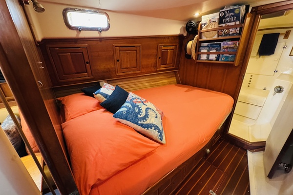Brigadoon III 43ft Saga Yacht For Sale