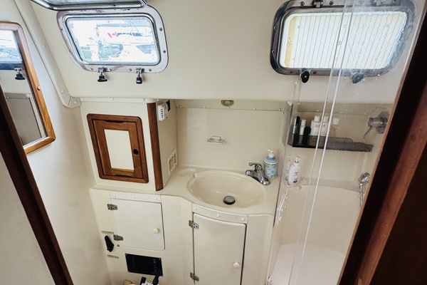 Brigadoon III 43ft Saga Yacht For Sale