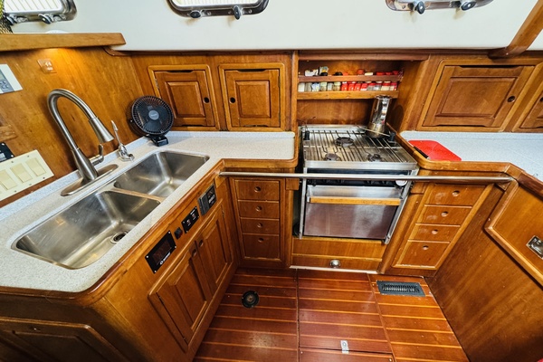 Brigadoon III 43ft Saga Yacht For Sale
