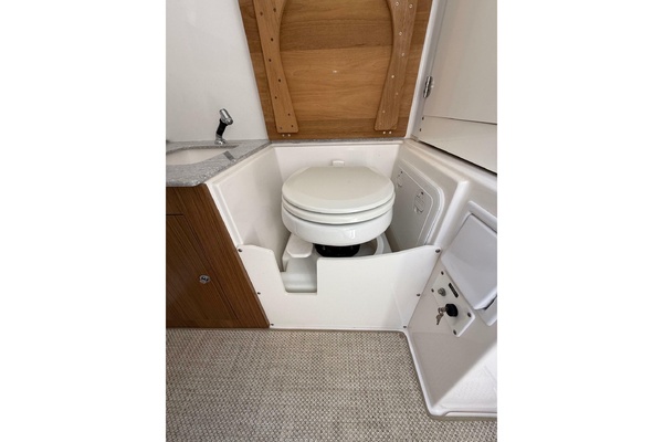 BABY SEAL 36ft Everglades Yacht For Sale