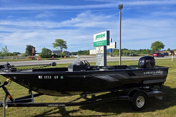 18ft Crestliner Yacht For Sale