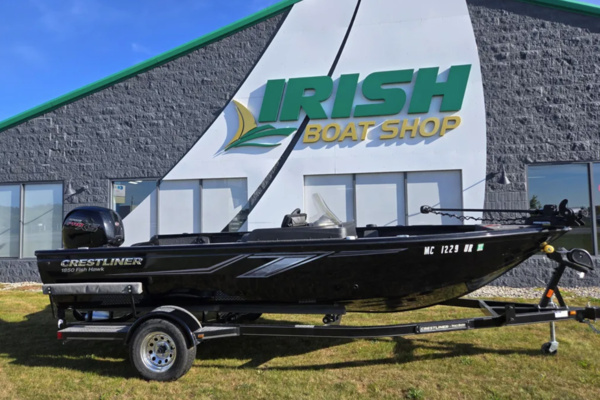 18ft Crestliner Yacht For Sale
