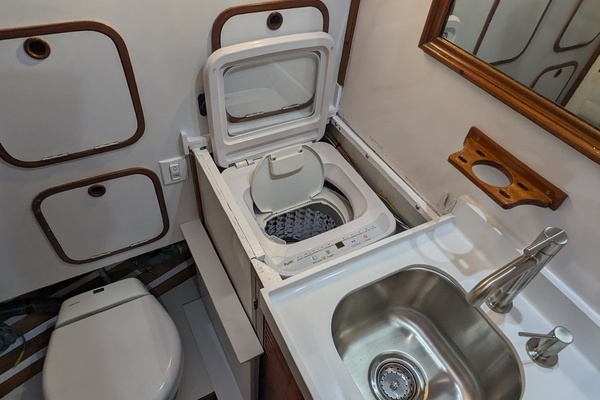 Tayana Vancouver 42 Yacht For Sale