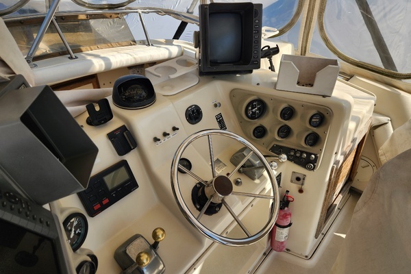 1987 Luhrs 40